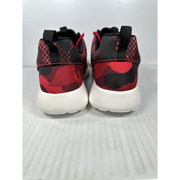 Size 10 Men’s Nike Roshe One Red Black Print Shoe Sneaker 655206-606 NEW - Picture 5 of 8